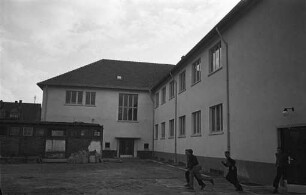 Einweihung des umgebauten und erweiterten Schulhauses von Durlach-Aue.