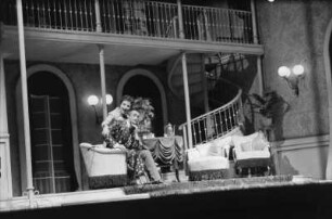 Szenenbilder aus "Die Fledermaus" von J. Strauss, Regie W. E. Struck, mit L. de Beer, R. Inden, M. Vaidas, H. Wocke, F. Kronström, M. Ritzmann, G. Frickhöffer, R. Schiemann, R. Zabekow, H. Wasmer-Witt, J. Schubert u.a., Metropol-Theater, Premiere 20.12.1955