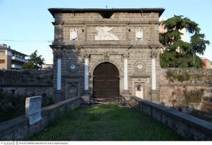 Porta Savonarola