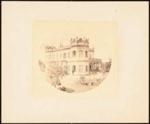 Villa Menshausen, Kairo: Ansicht von der Seite wie Inv.Nr.41563 und 41564 jedoch mit Personen an den Fenstern