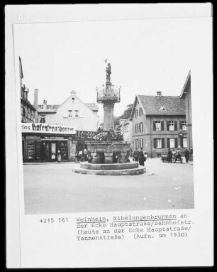 Weinheim Rhein-Neckar-Kreis, Nibelungenbrunnen an der Ecke Hauptstraße/Bahnhofstraße
