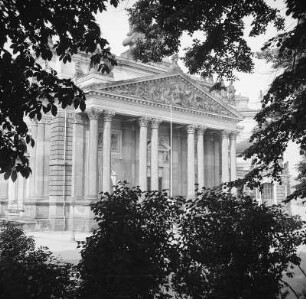 Dresden, Ausstellungsgebäude des Sächsischen Kunstvereins, Blick auf den Portikus
