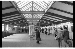 Kleinbildnegativ: U-Bahnhof Kottbusser Tor, 1979