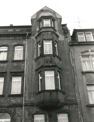 Wurzen, Dr.-Külz-Straße 4/6. Doppelwohnhaus (1910/1920). Erker von Nummer 4