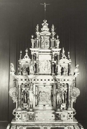 Altarpositiv mit Schreibpult. 1584 (Kriegsverlust) : Altarpositiv mit Schreibpult für die kurfürstliche Hauskapelle. Entwurf 1581, Fertigstellung 1584 (Kriegsverlust)