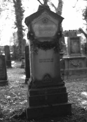 Grabstein 411 [Hahn S. 194 Grab-Nr. 978]