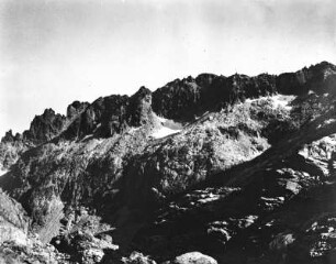 Obere diluviale Schliffgrenze in einem Tal : Glazial geformte Berglandschaft