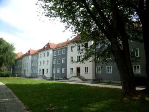 Eisenhüttenstadt: Wohnhäuser Heinrich-Heine-Allee (WK III)
