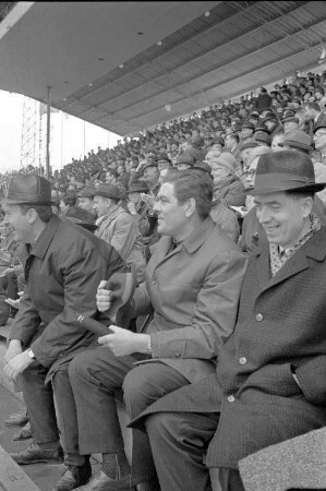 Fußballspiel KSC : Mönchengladbach im Wildparkstadion.