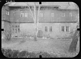 Mühlhausen, Holzstraße 13. Antoniusstift (Wiederaufbau nach 1649). Nebengebäude. Eingangsfront (Teilansicht)
