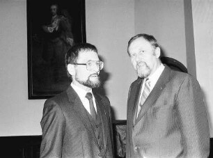 Freiburg im Breisgau: Empfang für den alten Institutsleiter Dr. Wolfgang Volmer (links) und seinen Nachfolger Dr. Gerhard Martens (rechts)