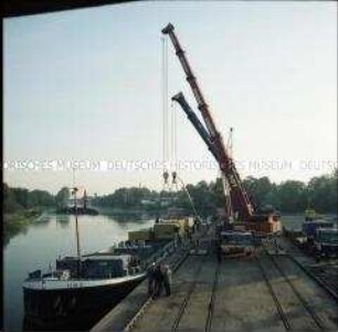 VE Kombinat Deutrans: Gütertransport im Hafen von Königswusterhausen