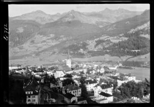 Bad Hofgastein, Österreich. Stadtteilanischt mit Blick zur Pfarrkirche Mariä Himmelfahrt