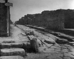 Pompeji. Via del Vesuvio (300ante/79)