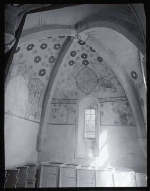 Kirche, Chor mit frühgotische Wandbildern