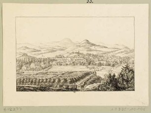 Stadtansicht von Herrnhut in der Oberlausitz vom Hutberg im Norden, Blick über den Friedhof bis in das Oberlausitzer Bergland, aus Richters "70 Mahlerischen An- und Aussichten ..."