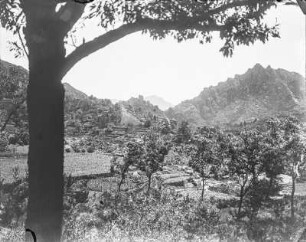 Landschaft : Blick über von Terrassenfeldbau geprägte Hänge