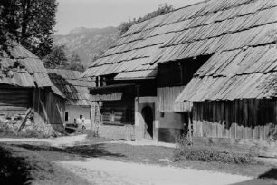 Siedlung : Häuser einer Siedlung im Gebirge.