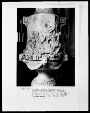 2. Vase von Norden