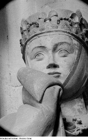 Detail der Stifterfigur Uta im Naumburger Dom St. Peter und Paul