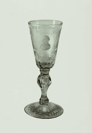 Pokal mit Porträt der Königin Maria Josepha