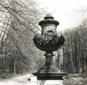Altdöbern. Schloßpark. Wasserparterre. Vase. Sandstein (um 1750/55). Knöffler, Gottfried (1715-1779)