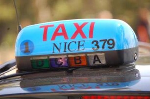 Nizza - Taxischild : Taxischild, Nizza, aufgenommen 2006