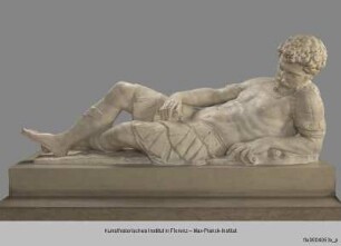 Grabmal des Mario Nari : Liegefigur des Mario Nari