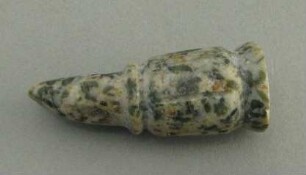 Rassel aus Stein (Miniatur)