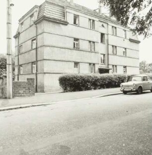 Dresden-Mockritz, Eutschützer Straße 13. Wohnhaus (1920/1930)
