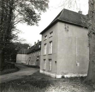 Reichwalde. Ehemaliges Gutshaus (2. H. 18. Jh. ?, verändert). Straßenansicht der Hofseite