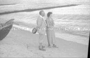Richard und Florentine Fleischhut am Strand von Köslin
