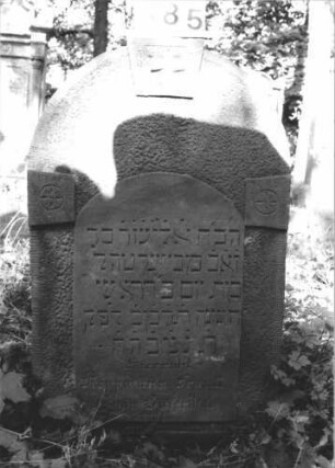 Grabstein 885