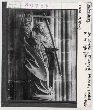 Nürnberg, St. Lorenz: Langhauspfeiler, Erzengel Michael