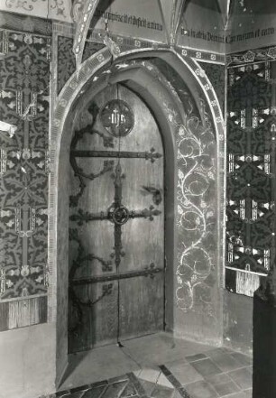 Meißen. Albrechtsburg. Großer Saal. Tür im Kapellenraum