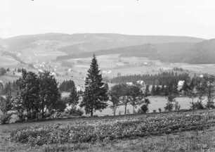 Rohlautal : Blick vom Hang des Peindl-Berges in Nové Hamry ins Rohlautal.
