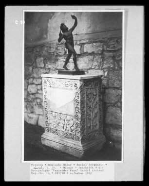 Tanzender Faun