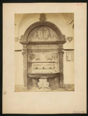 Certosa San Lorenzo di Galluzzo (auch Certosa di Firenze), Florenz Kreuzgang der Mönche: Ansicht, Wandbrunnen aus dem 15. JH.