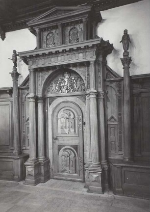 Portal an der Westseite des Kleinen Ratssitzungssaals
