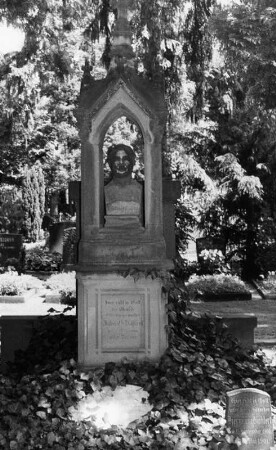 Justus Kahlert; Darmstadt, Alter Darmstädter Friedhof I A 54