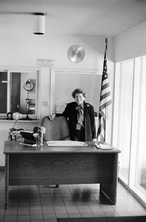 Martha Lang in ihrem Büro, Pflegeheim Marlinda Nursing Home, Los Angeles County