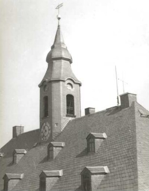 Annaberg-Buchholz, Markt 1. Rathaus. Dachreiter mit Uhr