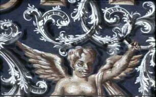 Rankenwerk mit Engel