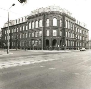 Cottbus. Realschule, Bahnhofstraße 11 /Ecke August-Bebel-Straße. 1890, 1893 Erweiterungsbau. Eckansicht