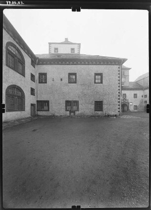 Augustusburg. Schloss (1568-1572; H. Lotter, E. van der Meer). Hofansicht
