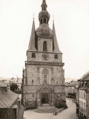 Sankt Wendel. Katholische Wallfahrtskirche (1301/1500). Ansicht von der Luisenstrasse
