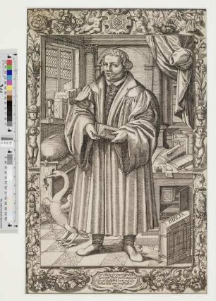 Martin Luther in ganzer Figur im Studierzimmer mit Schwan