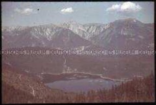 Der Eibsee am Fuße der Zugspitze