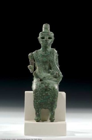 Statuette eines sitzenden Mannes