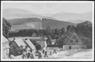 Burkhardtsgrün. Blick von Burkhardtsgrün zum Auersberg